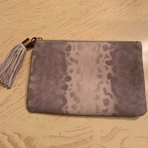 G.I.L.I Leather Pouch